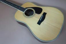 YAMAHA L-10 / Original TM-50G Peg・Solid Ezo Spruce Top・Solid Jacaranda Side and Back・Ebony Fingerboard & Bridge・Trapezoid Bridge・Tortoise Color Pick guard【With Original Hard Case】1970年代製_3