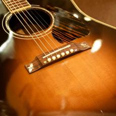 Gibson J-45 Custom_8