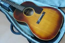 Gibson LG-1 / Spruce Top・Mahogany Side and Back・Jacaranda Fingerboard・Rectangular Bridge・Teardrop Small Pick guard・Nut Width 42,8mm Regular Neck・Ladder Bracing【With Gig Case】1953年頃製_2