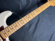 Fender American Professional II Stratocaster Maple Fingerboard Olympic White_6