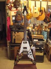 Epiphone Inspired By Gibson Custom Jimi Hendrix "Love Drops" Flying V (2024)_2