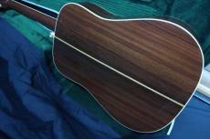 Martin D-42 / Vertical Logo・Abalone Trim and Rosette and Bridge Inly・Ebony Fingerboard and Bridge・Mahogany Neck・Solid Spruce Top・Solid Rose Side and Back・L.R.Baggs Pickup【With Original Hard Case】2001年製_6