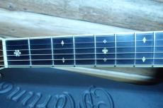 Martin D-42 / Vertical Logo・Abalone Trim and Rosette and Bridge Inly・Ebony Fingerboard and Bridge・Mahogany Neck・Solid Spruce Top・Solid Rose Side and Back・L.R.Baggs Pickup【With Original Hard Case】2001年製_8