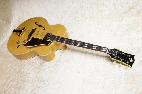 Archtop Tribute AT350