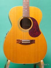 Maton EBG808 PU標準装備