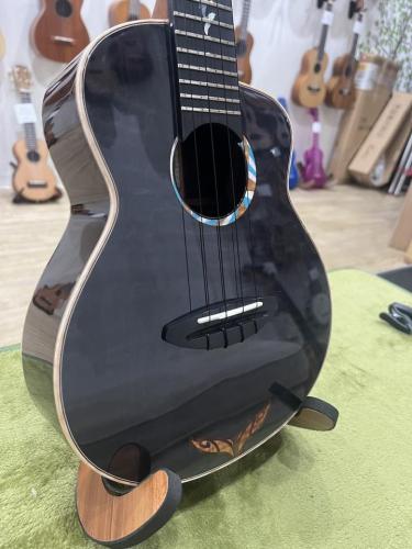 aNueNue Kyas Black Whale 2E Concert w/P.U