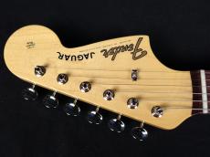Fender Made in Japan Traditional 60s Jaguar 3-Color Sunburst_5