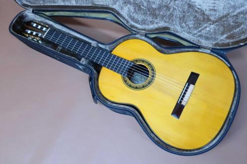 Mahiko Sato (佐藤 真比古） Classic Model / Solid Spruce Top・Solid Brazilian Rosewood Side and Back and Bridge・Ebony Fingerboard・Nut Width 51mm・650mm Scale・Made in Japan【With Original Hard Case】1979年製