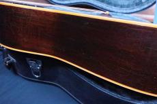 Gibson J-45 / Tapered Head・Script Logo・Schaller(Change)・Jacaranda Fingerboard & Rectangular Bridge・Long Saddle・Teardrop Pick-guard・Spruce top・Mahogany Side and Back・Width at Nut 45mm【With Hard Case 】1946年頃製_3