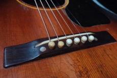 Gibson J-45 / Tapered Head・Script Logo・Schaller(Change)・Jacaranda Fingerboard & Rectangular Bridge・Long Saddle・Teardrop Pick-guard・Spruce top・Mahogany Side and Back・Width at Nut 45mm【With Hard Case 】1946年頃製_11