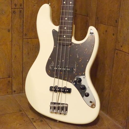 Fender Japan Exclusive Classic 60s Jazz Bass Vintage White