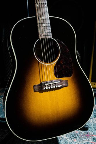 Gibson J-45 Standard / 2016