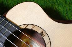 aNueNue UB200 MOON BIRD Baritone_9