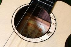 aNueNue UB200 MOON BIRD Baritone_12