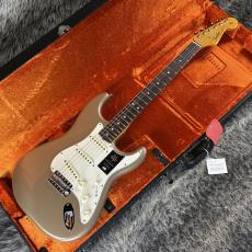 Fender American Vintage II 1965 Stratocaster Shoreline Gold_4