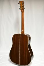 Martin D-28 #2997350【暗めのべっ甲柄PG&黒い指板】_4