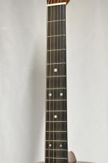 Martin D-28 #2997350【暗めのべっ甲柄PG&黒い指板】_7