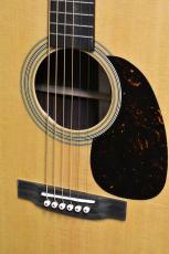 Martin D-28 #2997350【暗めのべっ甲柄PG&黒い指板】_9
