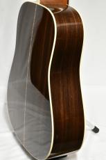 Martin D-28 #2997350【暗めのべっ甲柄PG&黒い指板】_11