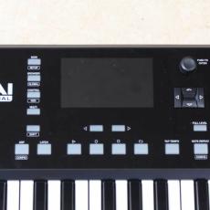 AKAI Advance 61_6