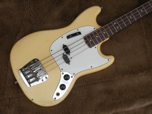 Fender MustangBass