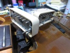 Gibson 1974 Les Paul Deluxe Gold Top_8