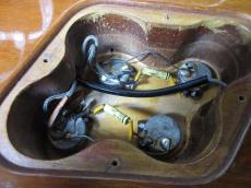 Gibson 1974 Les Paul Deluxe Gold Top_9