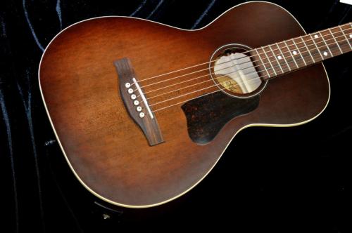 Art & Lutherie  Roadhouse Burbon Burst A/E