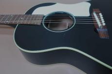Gibson Custom Shop B-25 EB Ebony Black / Original Peg・Solid Spruce Top・Solid Mahogany Side and Back・White Large Pick guard・Adjustable Saddle・Advanced Scalloped X Bracing【With Original Hard Case】2009年製_13