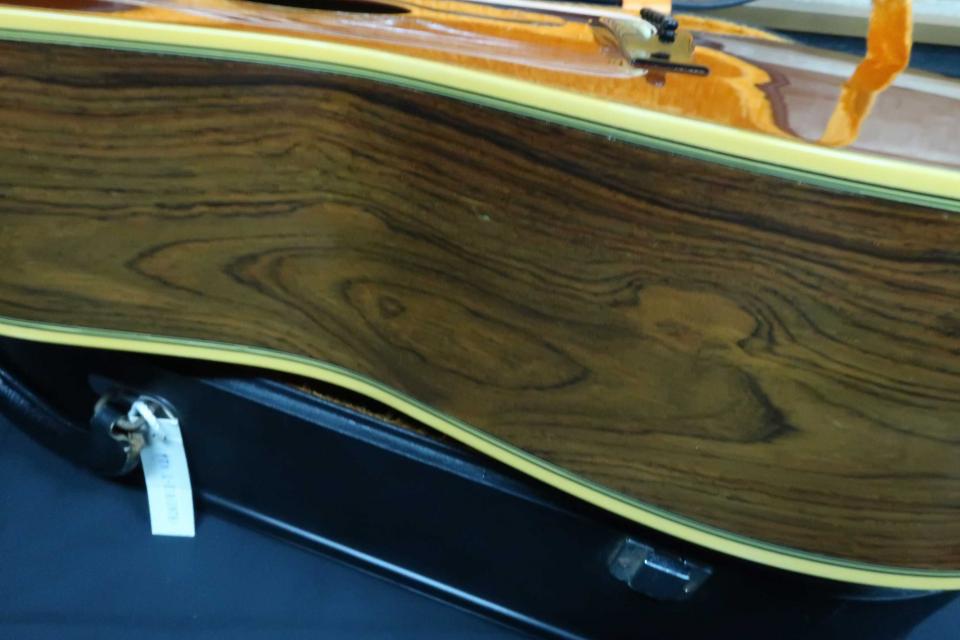 YAMAHA L-31A / Tortoise Pick guard and Rod Cover・Solid Ezo Spruce Top・Solid Jacaranda Side and Back・Matte Finish Side and Back・Ebony Fingerboard【With Original Hard Case】1978年製_3