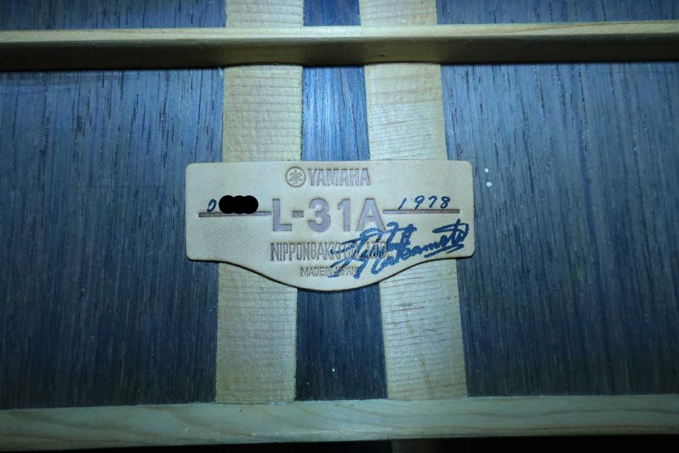 YAMAHA L-31A / Tortoise Pick guard and Rod Cover・Solid Ezo Spruce Top・Solid Jacaranda Side and Back・Matte Finish Side and Back・Ebony Fingerboard【With Original Hard Case】1978年製_13