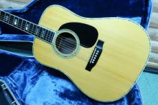 Martin D-45 / Vertical Logo・Original Grover Gold Peg・Solid Abalone Trim & Rosette・German Spruce Top・Rosewood Side and Back・Mahogany Neck・Square Rod・Non-Scalloped X Brace【With Original Blue Hard Case】   1974年_2