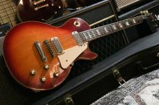 Gibson Les Paul Deluxe Cherry Sunburst 1975_2