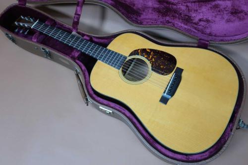 Martin D-18 Authentic 1937 / Solid Adirondack Spruce Top ・Solid Mahogany Side and Back・Original Waverly Peg・T-bar rod Dovetail Neck Joint・Ebony Fingerboard and Bridge Long Saddle・Under Finish Pick Guard 【Wit