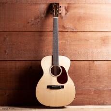 Bourgeois 00 Country Boy Professional  Sitka Top_2