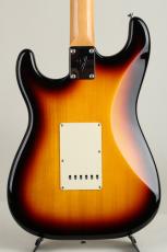 Fender Made in Japan Traditional Late 60s Stratocaster 3-Color Sunburst 2020_4