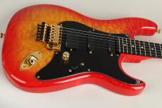 Valley Arts M Series Cusrom Pro 1pc Quilted Maple Body Fireburst_11