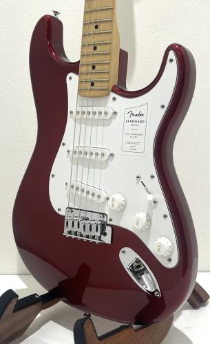 Fender Fender Standard Stratocaster Laurel Fingerboard / Candy Cola