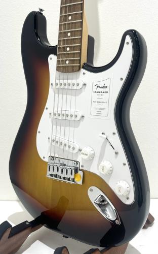 Fender Fender Standard Stratocaster Laurel Fingerboard / 3-Color Sunburst