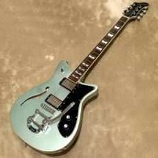 Baum Guitars Revolt with Tremolo_2