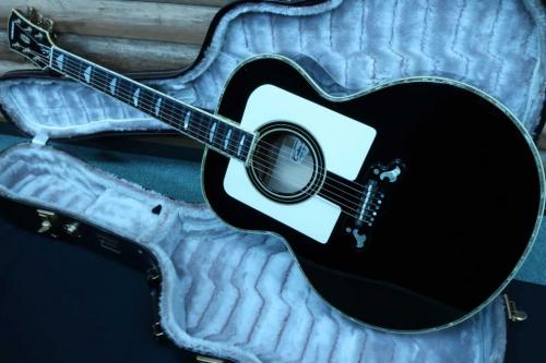 YAMAHA L-52 Custom / Original TM-50G Peg・Solid Spruce Top・Solid Maple Side and Back・Ebony Fingerboard and Mustache Bridge・Double White Pick-guard・Tune・O・Matic Bridge 【With Yamaha Custom Case】  1978年製