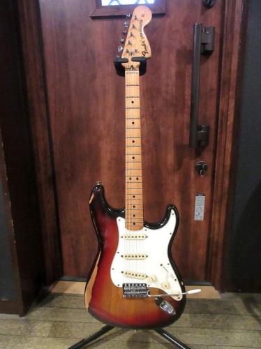 Fender 1974 Fender Stratocaster Sunburst / Maple