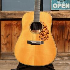 Martin D-28CW Clarence White Commemorative Edition