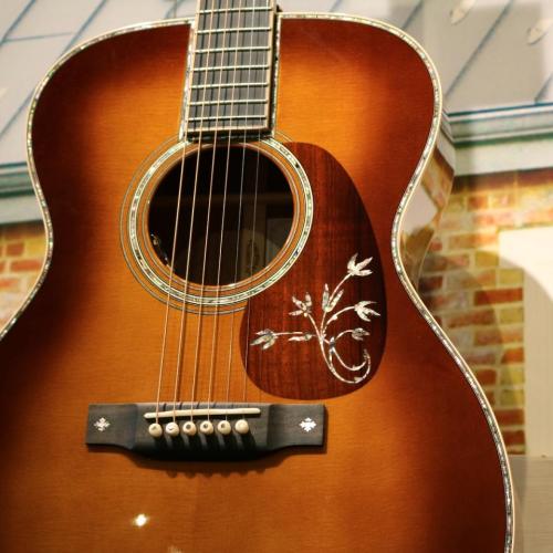 Martin Limiterd Edition CEO-10 w/Fishman Element VTC