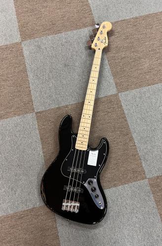 Fender Standard Jazz Bass, Maple Fingerboard, Black Pickguard, Black