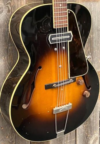 Archtop Tribute ATC-150CC Ca.2015
