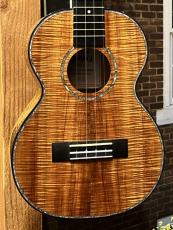 Kamaka 【日本総本店】【この杢目、美しすぎます】HF-3 D2I【48回無金利分割可能】