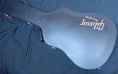 Gibson 1960s J-45 Wine Red / Round Shoulder・Solid Spruce Top・Solid Mahogany Side and Back・Adjustable Bridge・White Large Pick guard 【With Original Hard Case】  2003年製_17