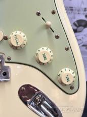 Fender Custom Shop ~Custom Collection~1964 Stratocaster Journeyman Relic -Vintage White-_9