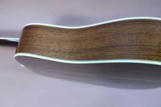 Martin D-35 / Old Style Decal Logo ・Original Grover Peg・Solid Spruce Top・Solid Rosewood Side and Back・Side and Back・One-piece Mahogany Neck・Ebony Fingerboard and Bridge 【With Original Blue Case 】1974年製_4